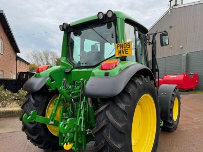 John Deere 6320