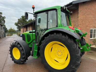 John Deere 6320