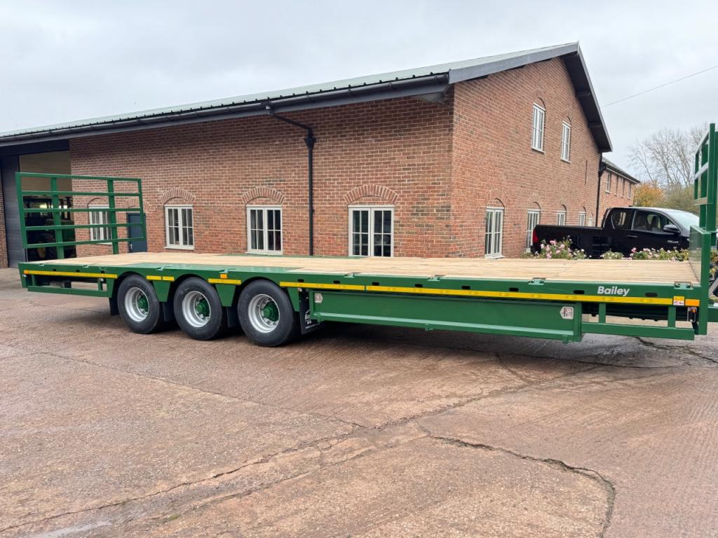 Bailey Flat Deck Tri-axle trailer