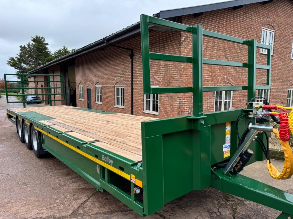 Bailey Flat Deck Tri-axle trailer
