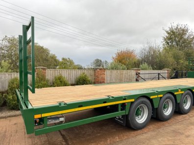 Bailey Flat Deck Tri-axle trailer