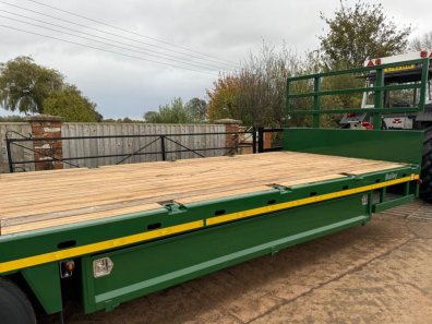 Bailey Flat Deck Tri-axle trailer