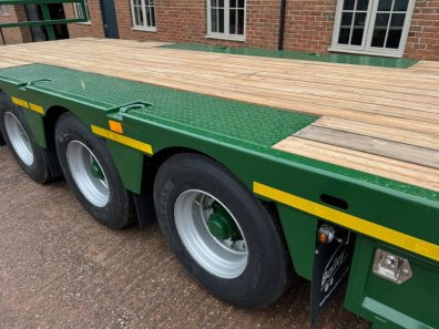 Bailey Flat Deck Tri-axle trailer