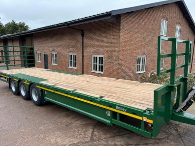 Bailey Flat Deck Tri-axle trailer