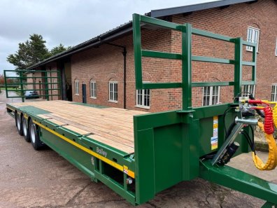 Bailey Flat Deck Tri-axle trailer