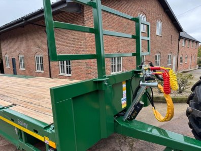 Bailey Flat Deck Tri-axle trailer