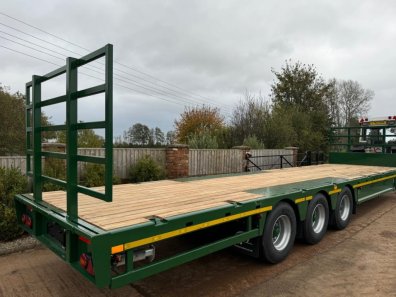 Bailey Flat Deck Tri-axle trailer