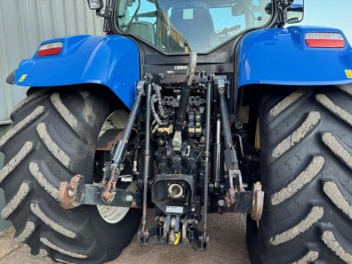 New Holland T7040