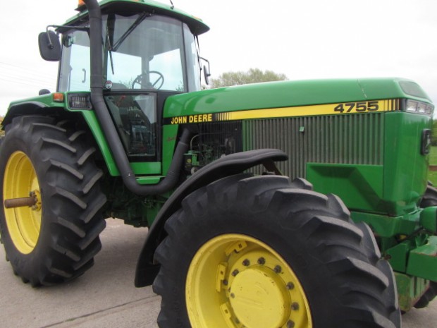 John Deere 4755