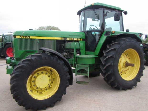 John Deere 4755