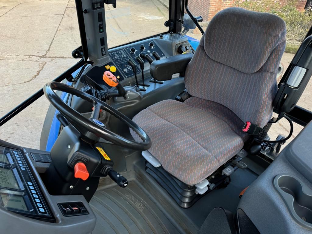 New Holland TM 155