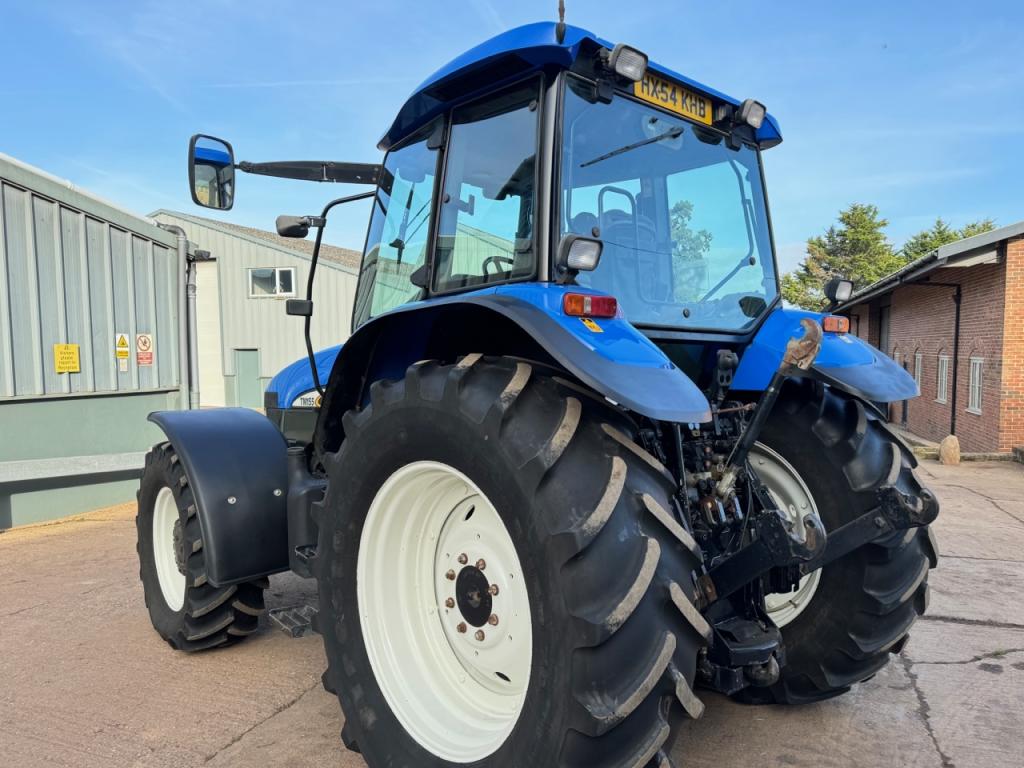 New Holland TM 155