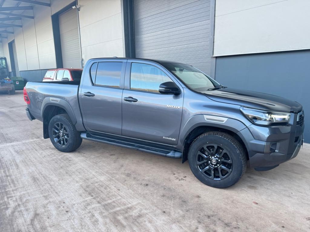 Toyota Hi-Lux Invincible X 2.8 Diesel