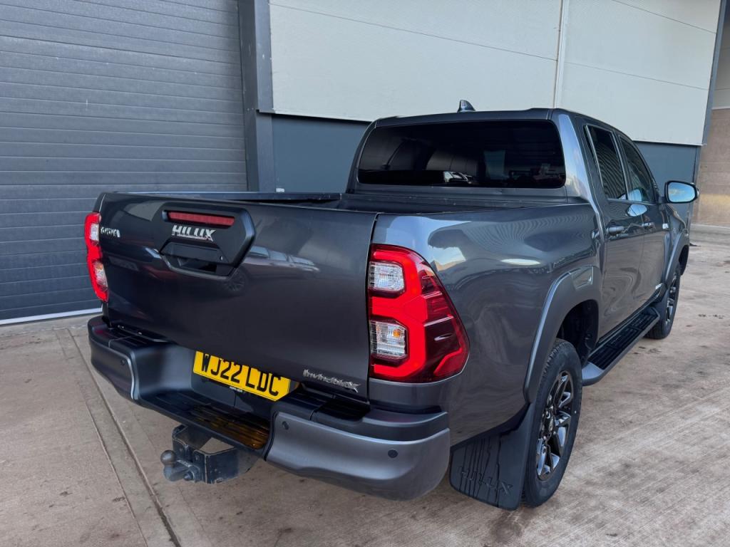 Toyota Hi-Lux Invincible X 2.8 Diesel