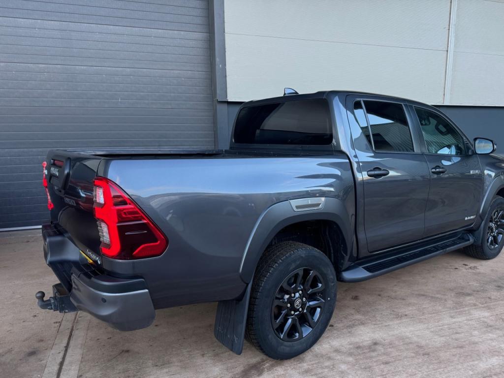 Toyota Hi-Lux Invincible X 2.8 Diesel