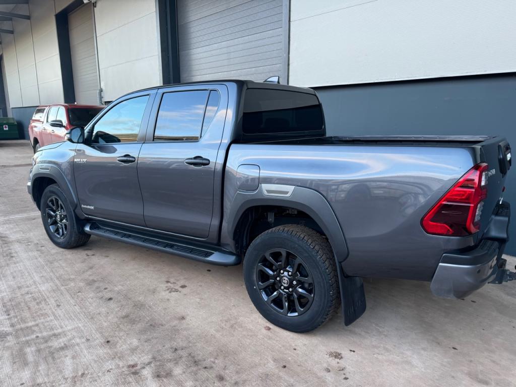 Toyota Hi-Lux Invincible X 2.8 Diesel