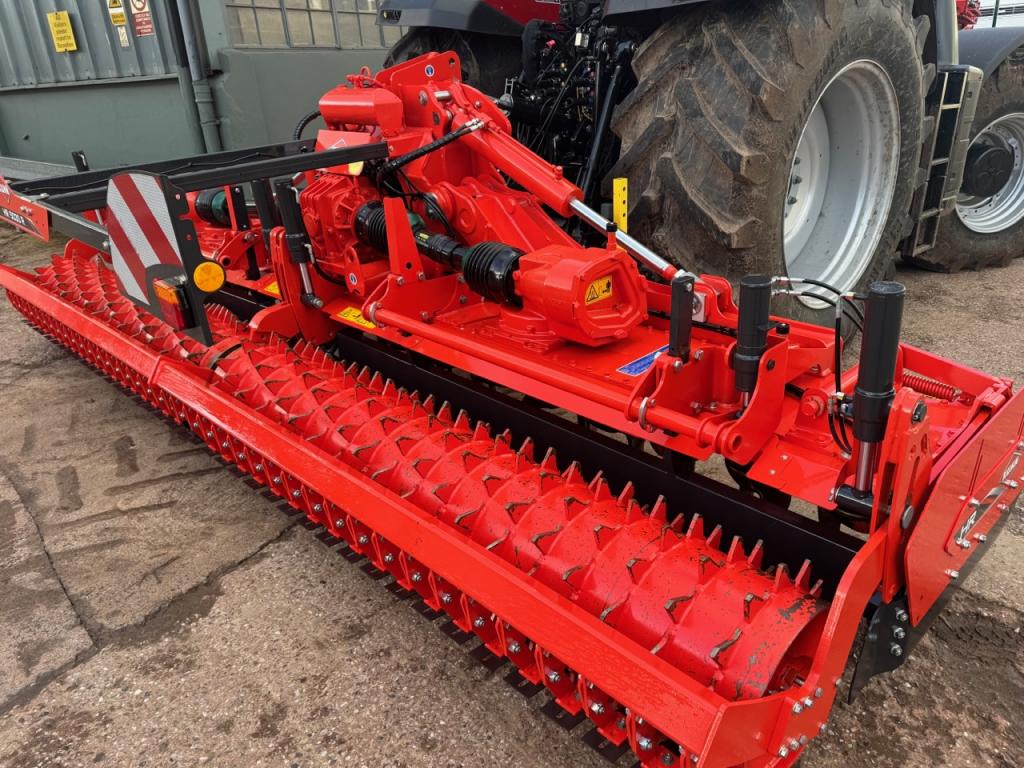 Kuhn HR 5030R 5 Metre hydraulic folding power harrow