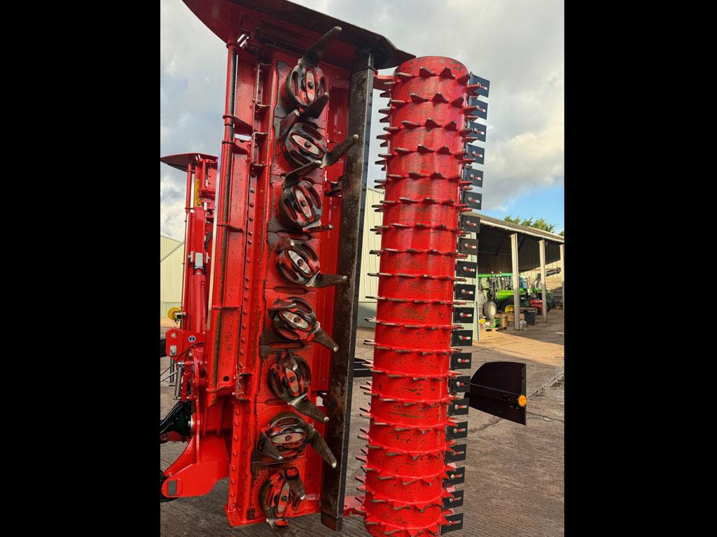 Kuhn HR 5030R 5 Metre hydraulic folding power harrow