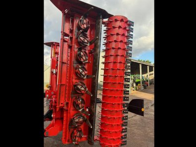 Kuhn HR 5030R 5 Metre hydraulic folding power harrow