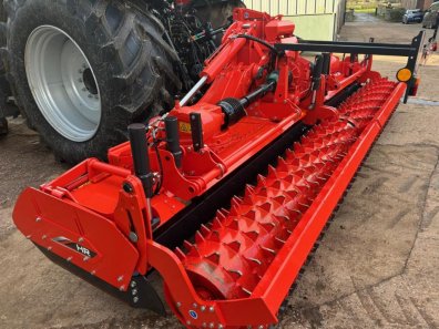 Kuhn HR 5030R 5 Metre hydraulic folding power harrow