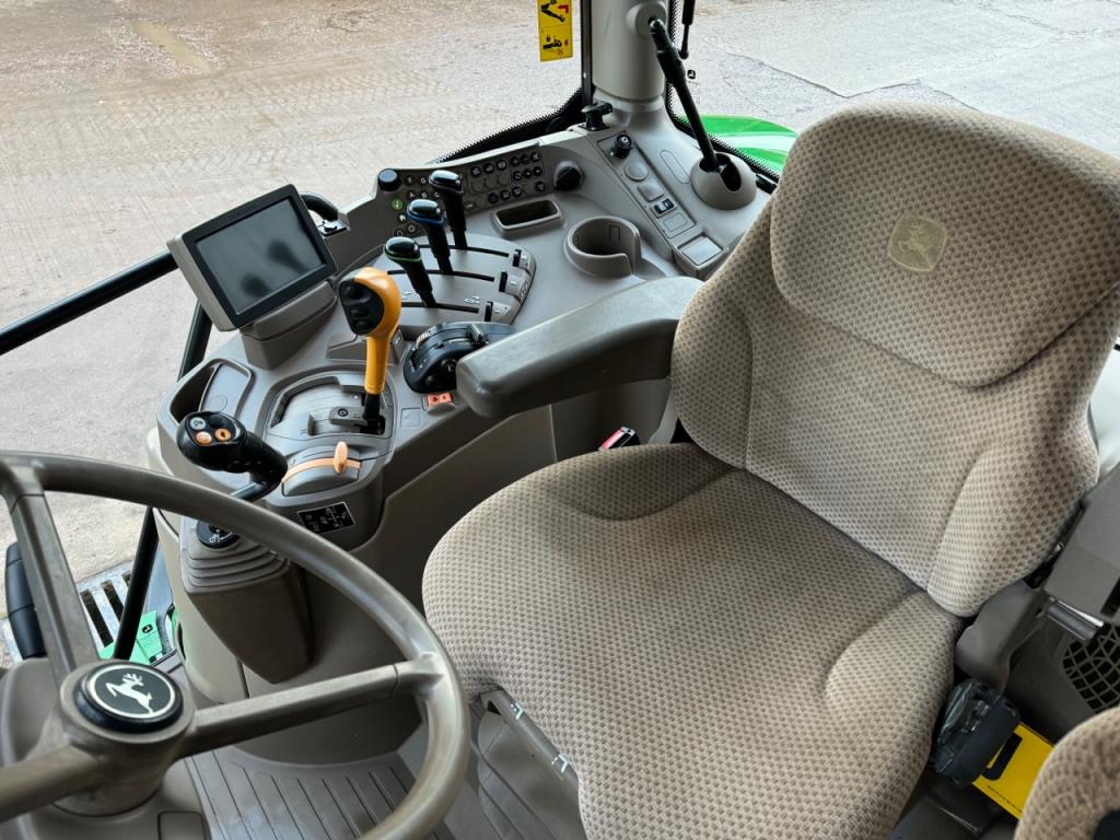 John Deere 6150R