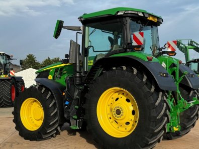 John Deere 7R 310