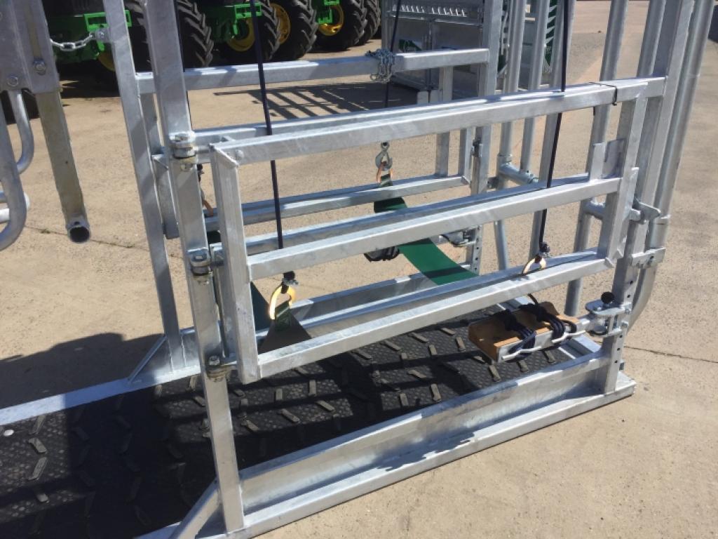 Condon Engineering hoof paring crate