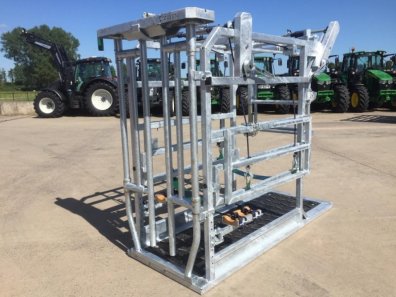 Condon Engineering hoof paring crate