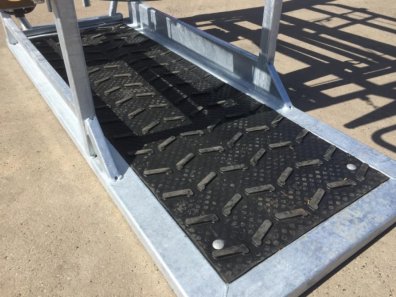 Condon Engineering hoof paring crate