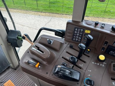 John Deere 6820