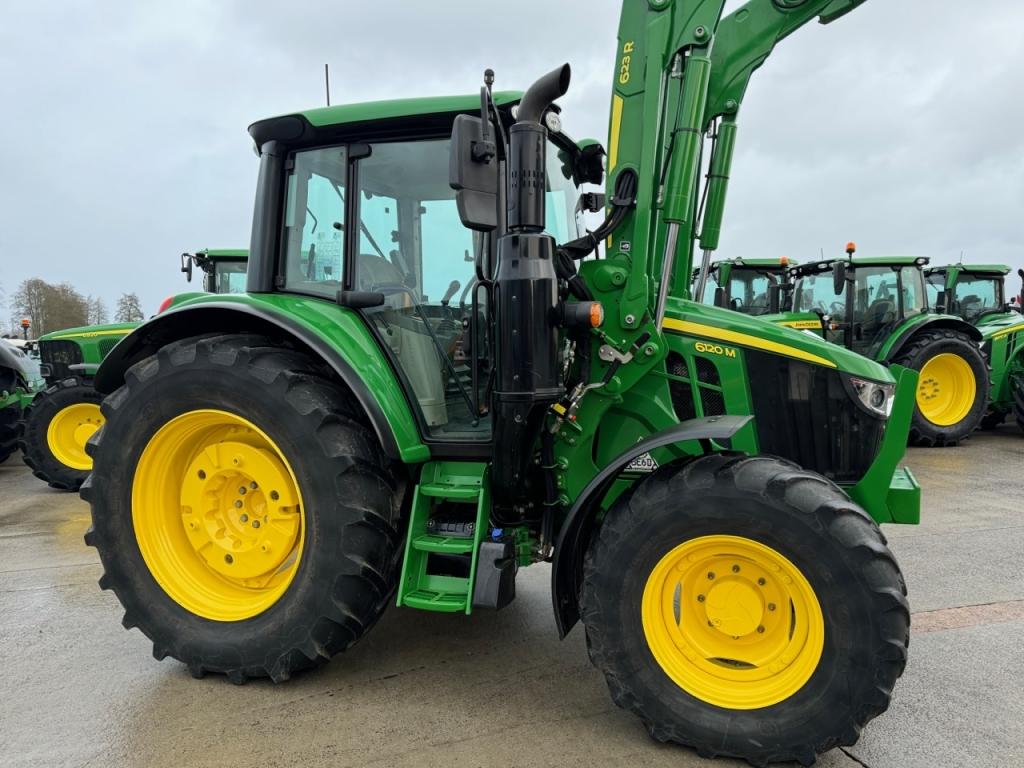 John Deere 6120M