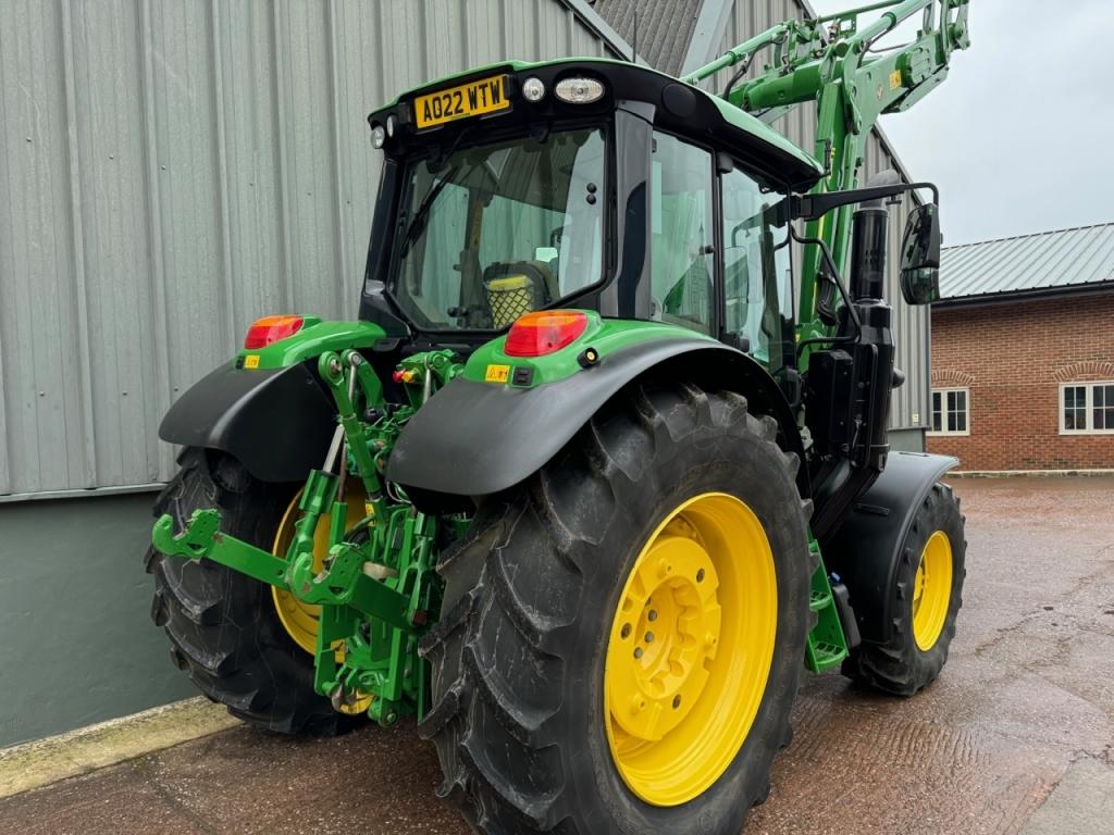 John Deere 6120M