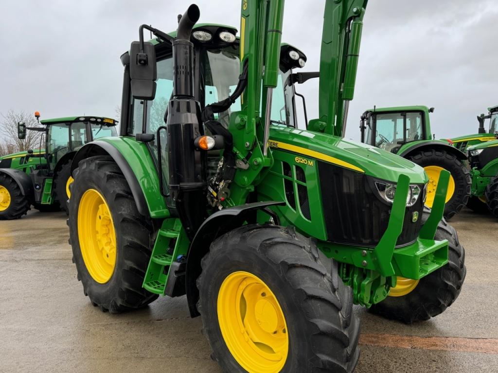 John Deere 6120M