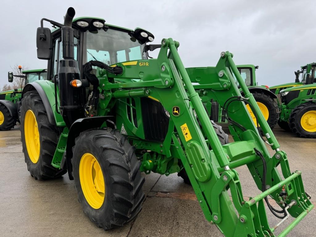 John Deere 6120M