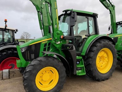 John Deere 6120M