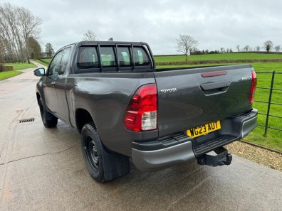 Toyota Hi-Lux Extra cab 2.4 Diesel