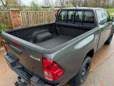 Toyota Hi-Lux Extra cab 2.4 Diesel