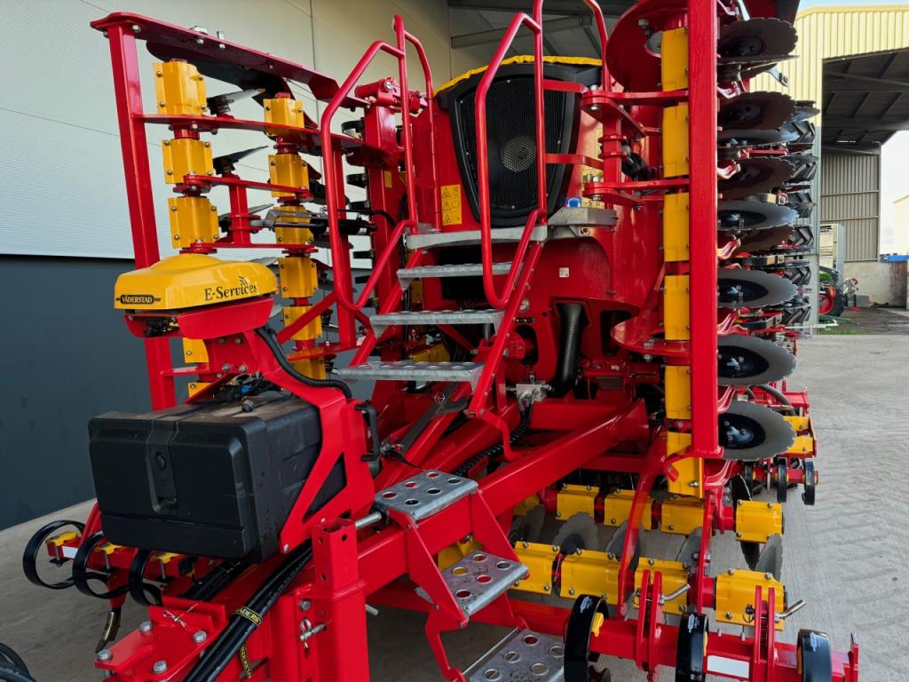 Vaderstad Rapid A 600S 6 Metre drill