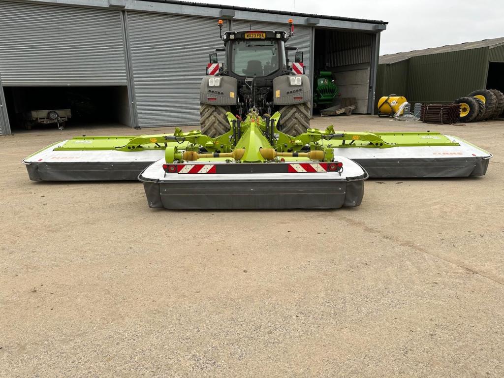 Claas Disco 9400C + 3200FC mower conditioners