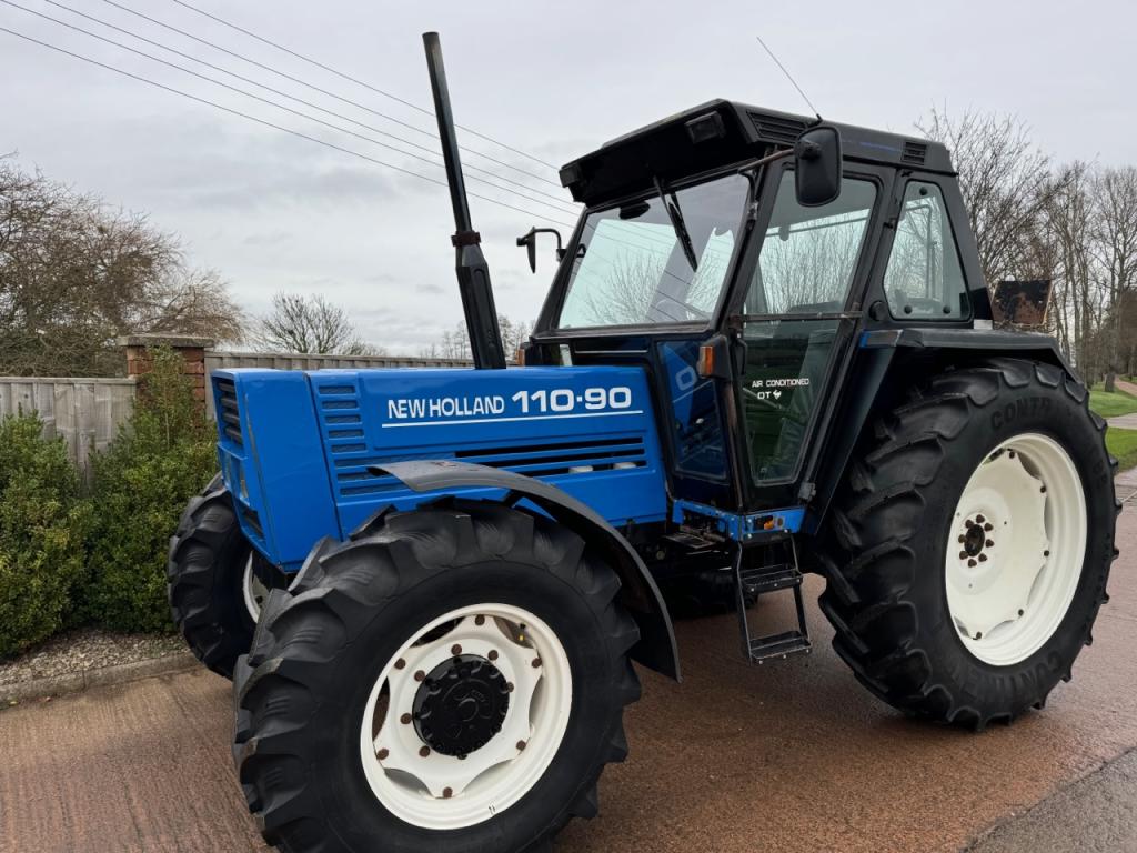 New Holland 110-90 DT