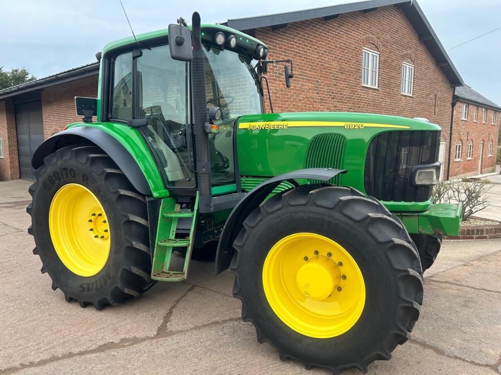 John Deere 6920