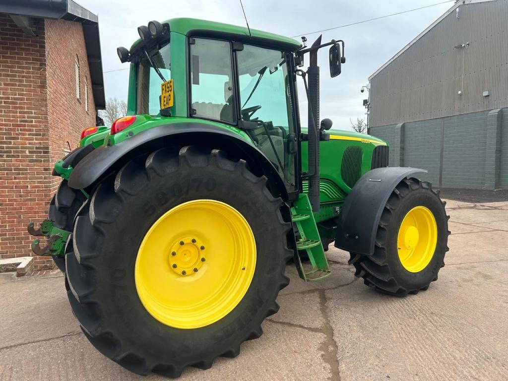 John Deere 6920