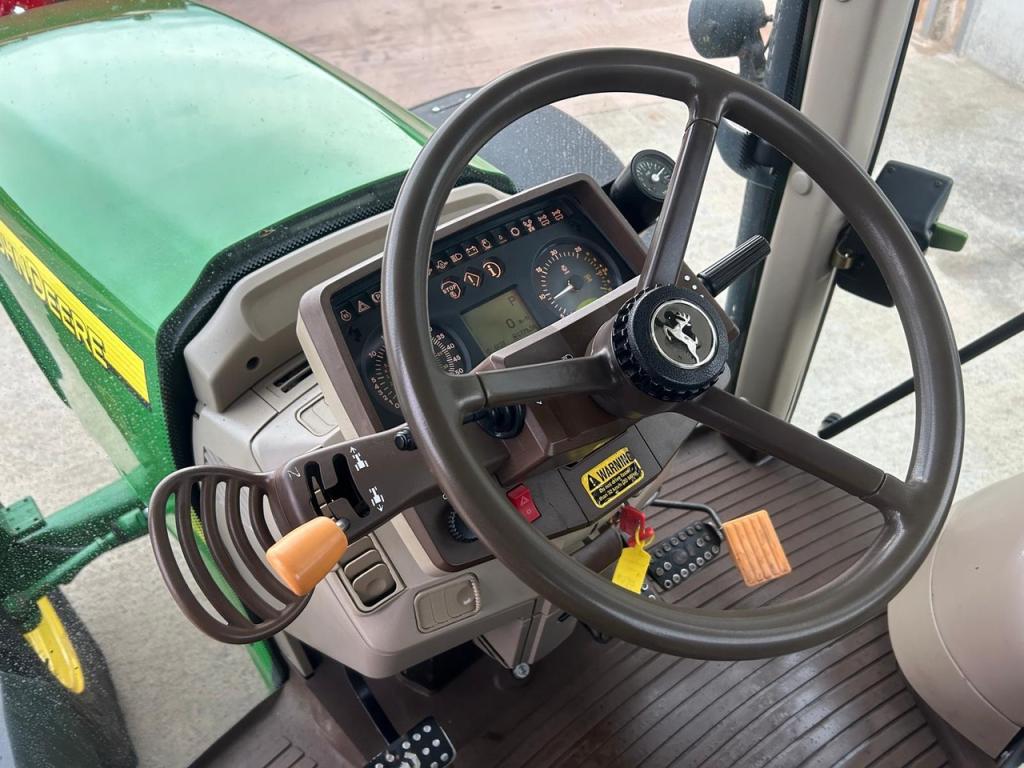 John Deere 6920