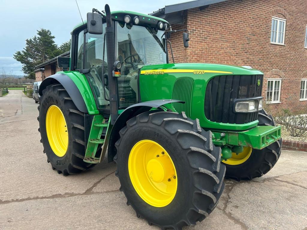 John Deere 6920