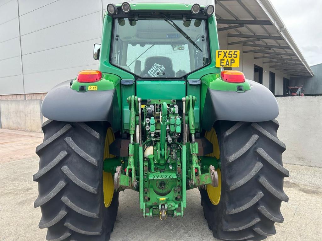 John Deere 6920