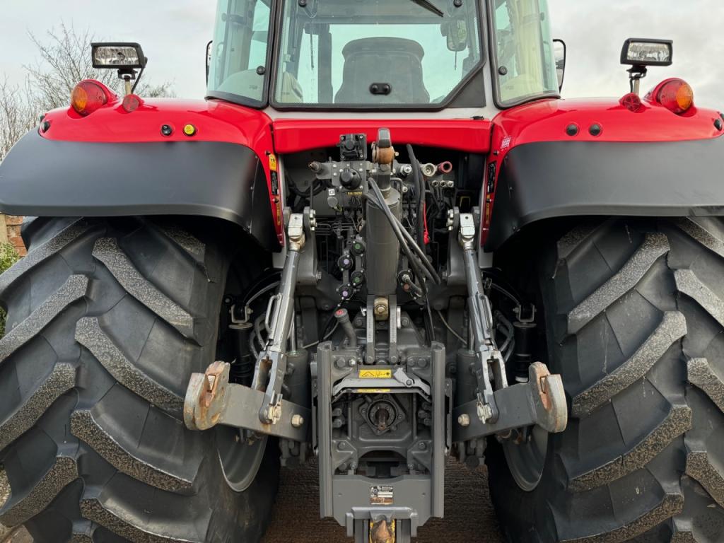 Massey Ferguson 7S 190