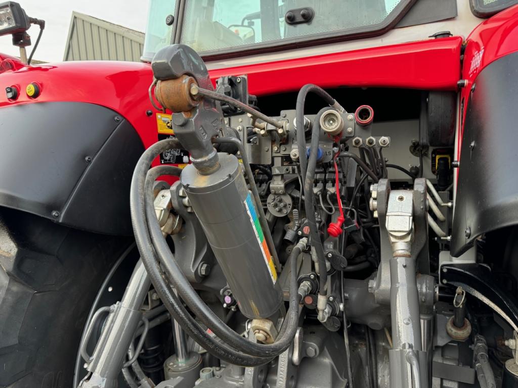 Massey Ferguson 7S 190