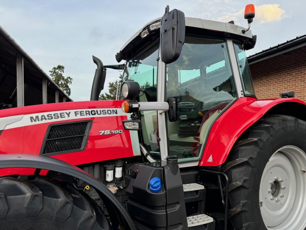 Massey Ferguson 7S 190