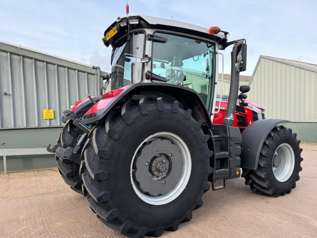 Massey Ferguson 8S 265 Exclusive