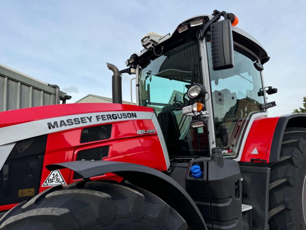 Massey Ferguson 8S 265 Exclusive